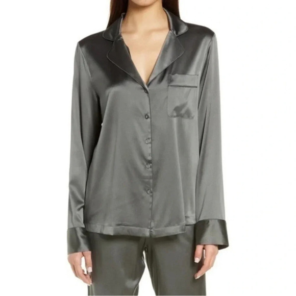 NWT SKIMS Stretch Silk Pajama Top XXS B1180 - Picture 1 of 6